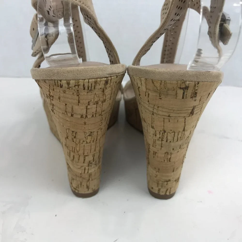 Charles by Charles David beige platform wedge Sandal US 9